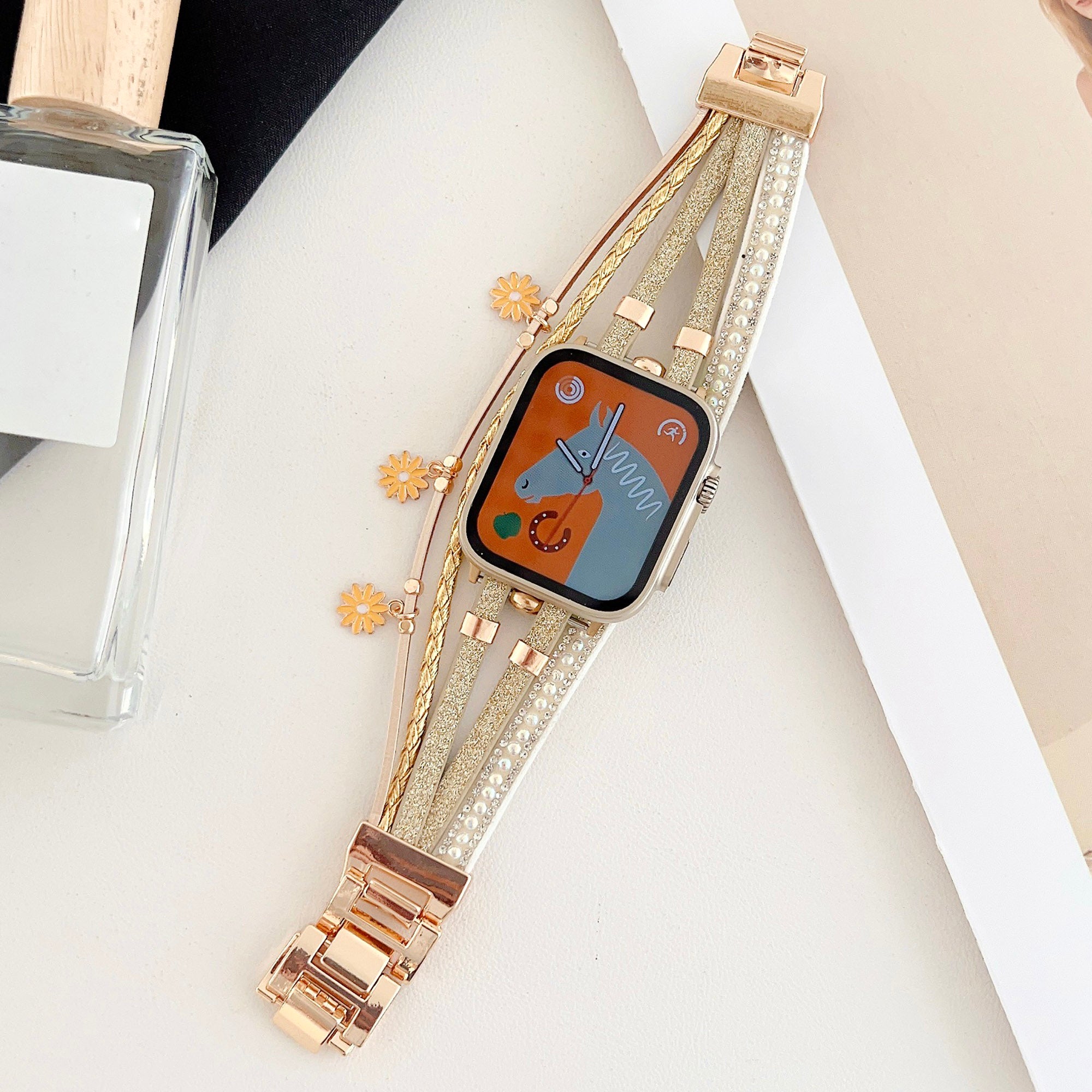 For Apple Watch Ultra Ultra 2 49mm Series 9 8 7 45mm 6 5 4 SE SE (2022) (2023) 44mm 3 2 1 42mm Metal Leather Strap Flower Pendant Bracelet Watch Band For Apple Watch Ultra Ultra 2 49mm Series 9 8 7 45mm 6 5 4 SE SE (2022) (2023) 44mm 3 2 1 42mm Metal Leather Strap Flower Pendant Bracelet Watch Band